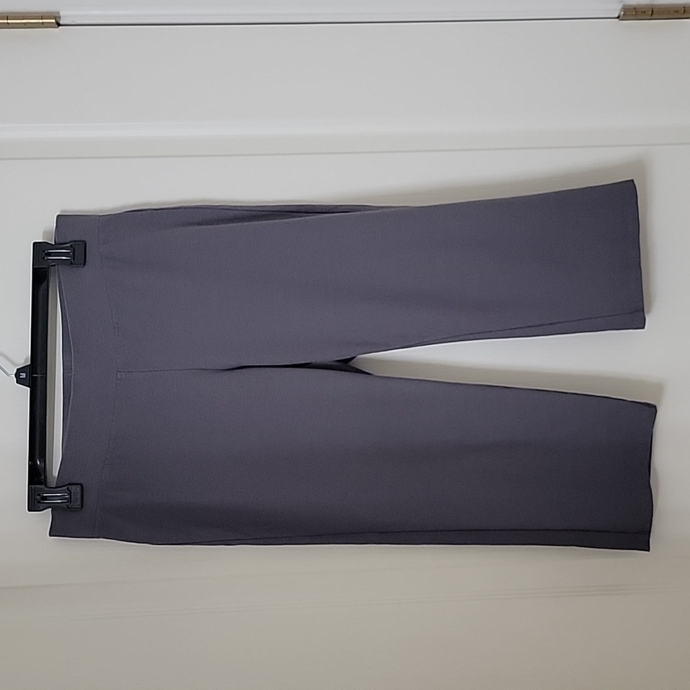 Eileen Fisher, Size PS Gray Knee Length Pull On Pants